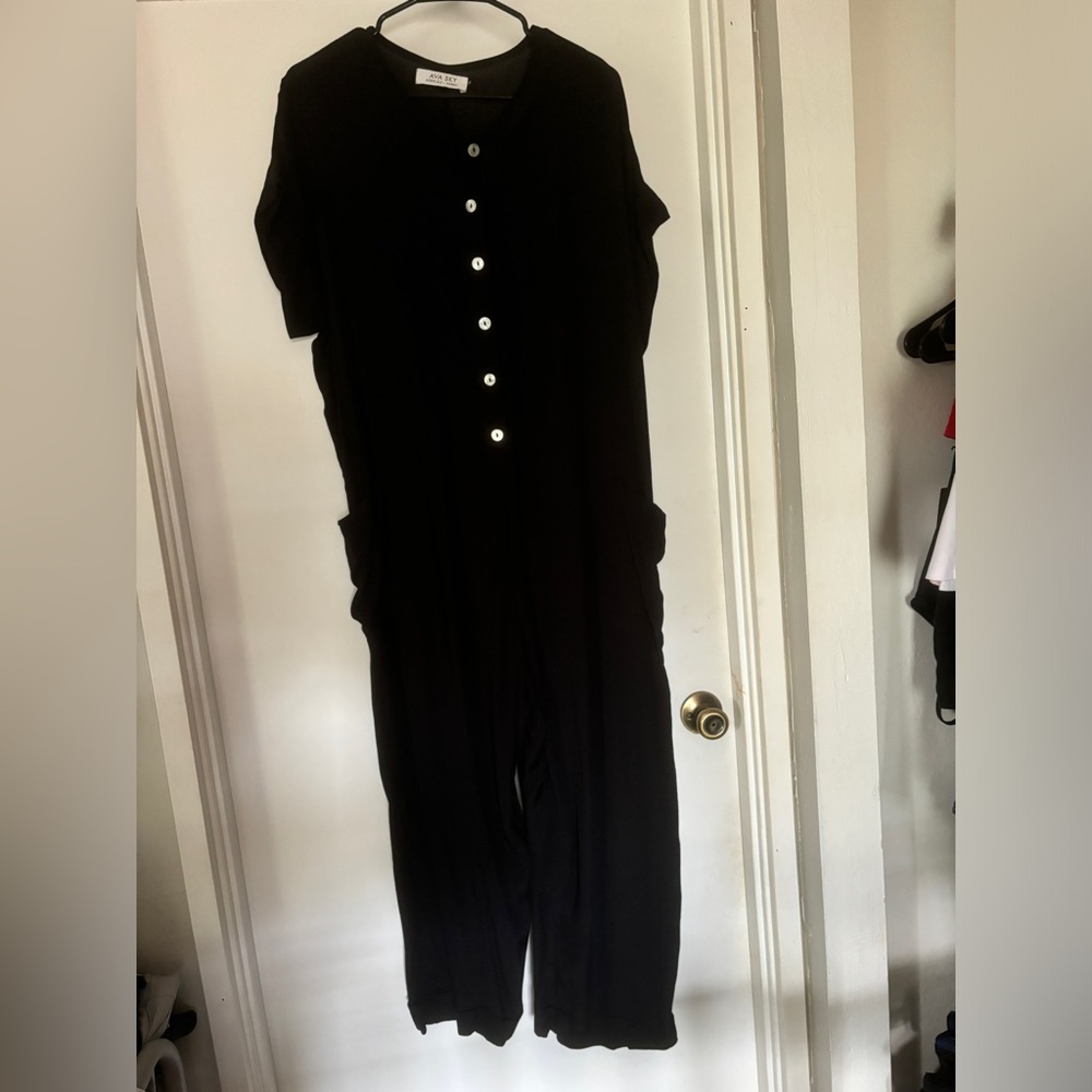 Ava Sky black jumper size medium